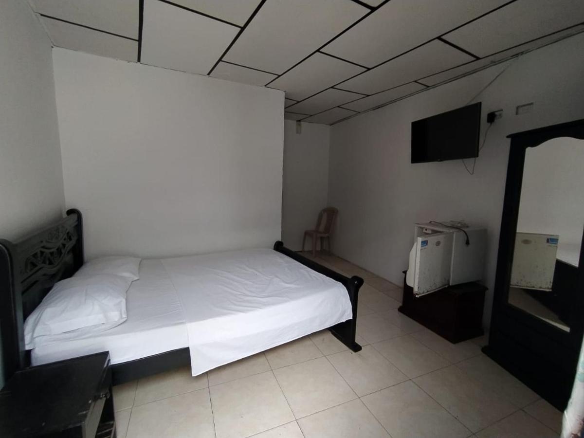 Hotel Andalucia Inn Santa Marta  Ngoại thất bức ảnh